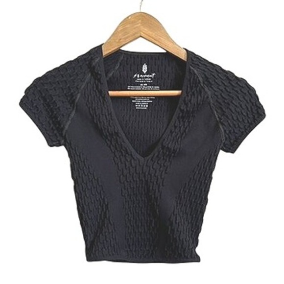Free People Movement Top Medium / Large Black Textured V Neck Short Sleeve - Picture 1 of 5